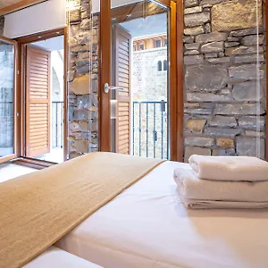 Aristondo Boutique Pentsioa Getaria